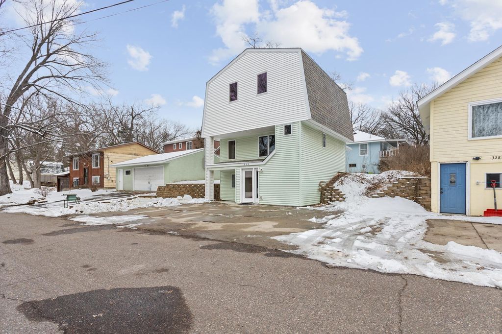 326 Faversham, Willernie, MN 55090