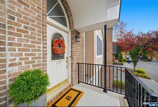 119 Stonegate Trail 20, Cresskill, NJ 07626