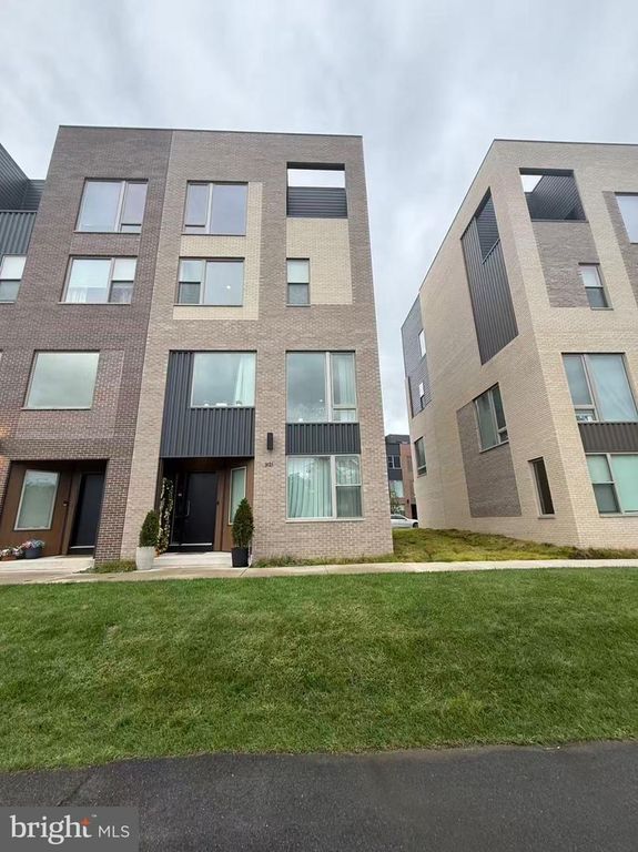 3121 PIERVIEW LN, Philadelphia, PA 19125 — exterior