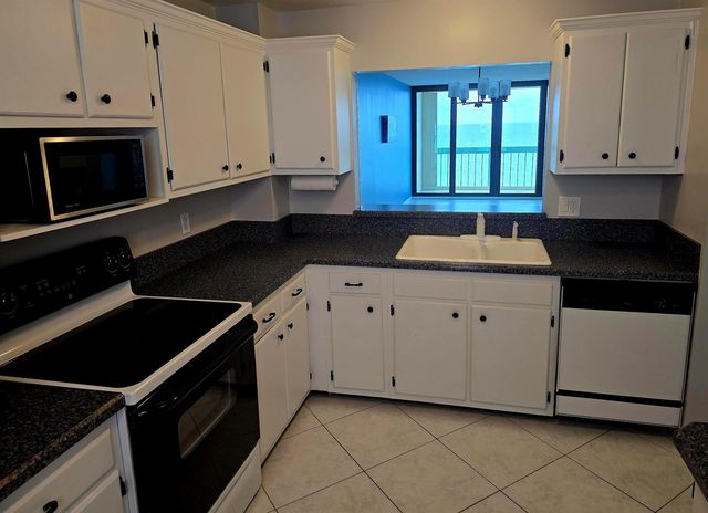 9940 S Ocean Drive 1005, Jensen Beach, FL 34957