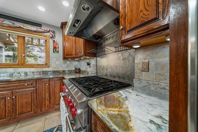 150 Holsing Ln, Frazer, PA 15084