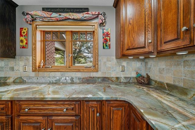 150 Holsing Ln, Frazer, PA 15084