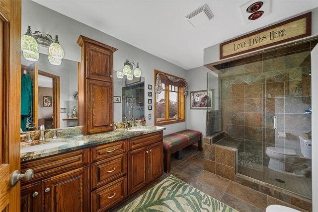 150 Holsing Ln, Frazer, PA 15084