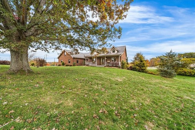 150 Holsing Ln, Frazer, PA 15084