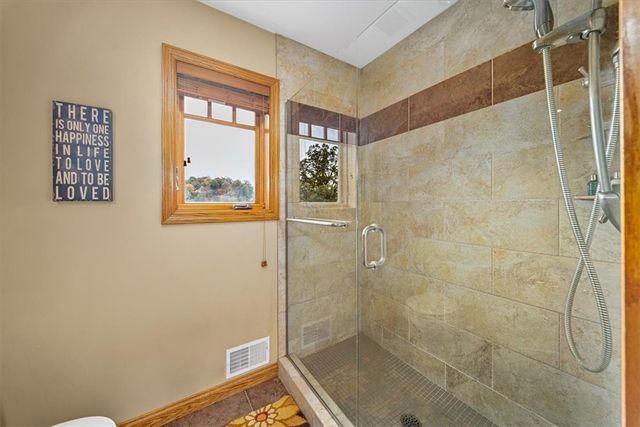 150 Holsing Ln, Frazer, PA 15084