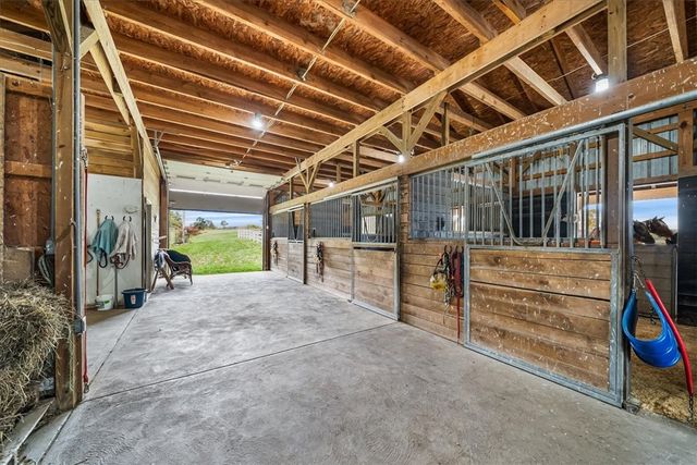 150 Holsing Ln, Frazer, PA 15084