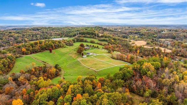 150 Holsing Ln, Frazer, PA 15084