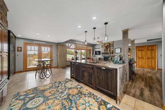150 Holsing Ln, Frazer, PA 15084
