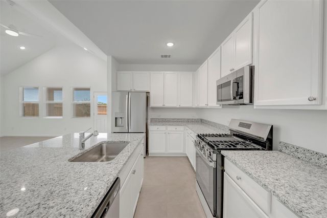351 West Rose Marie Lane, Montgomery, TX 77356