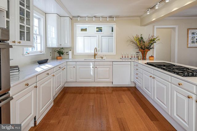 240 LIBRARY PL, Princeton, NJ 08540