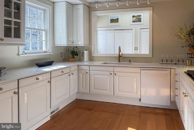 240 LIBRARY PL, Princeton, NJ 08540