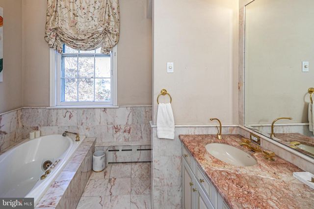 240 LIBRARY PL, Princeton, NJ 08540