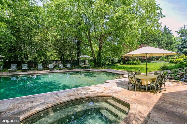 240 LIBRARY PL, Princeton, NJ 08540