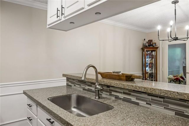 1048 Creatwood Circle SE, Smyrna, GA 30080