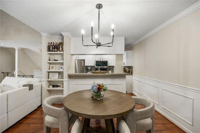 1048 Creatwood Circle SE, Smyrna, GA 30080