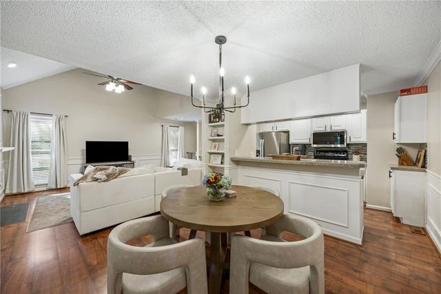 1048 Creatwood Circle SE, Smyrna, GA 30080