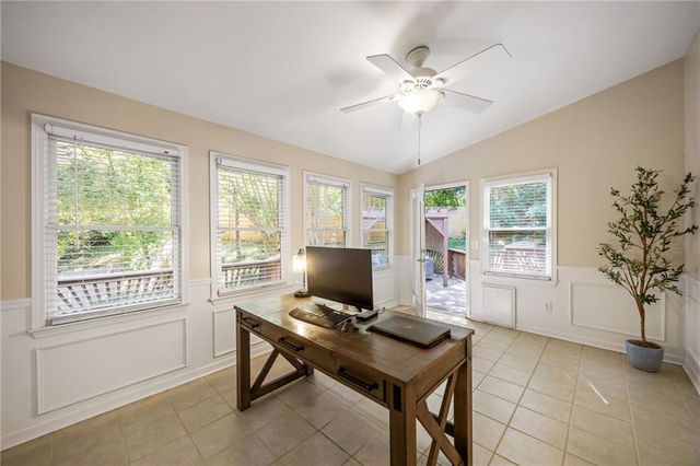 1048 Creatwood Circle SE, Smyrna, GA 30080