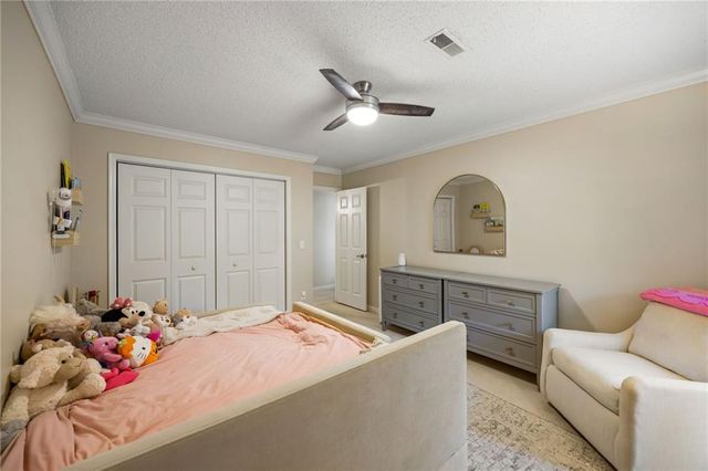 1048 Creatwood Circle SE, Smyrna, GA 30080