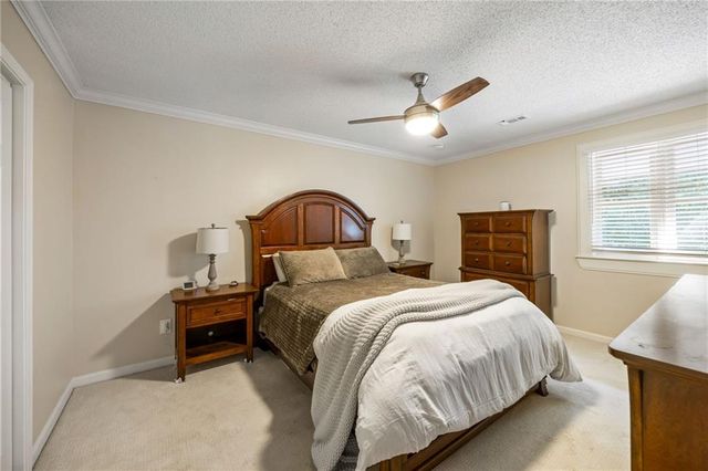 1048 Creatwood Circle SE, Smyrna, GA 30080