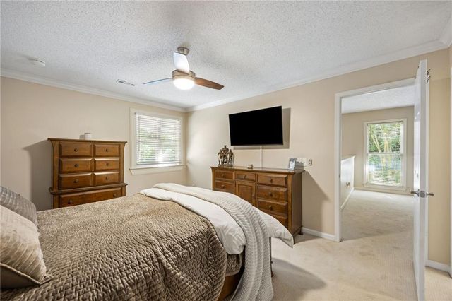 1048 Creatwood Circle SE, Smyrna, GA 30080