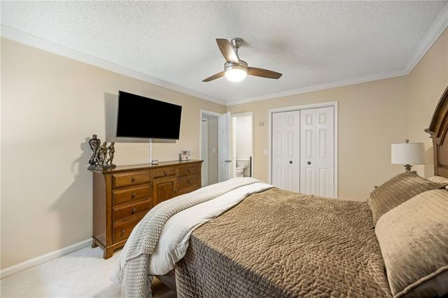 1048 Creatwood Circle SE, Smyrna, GA 30080