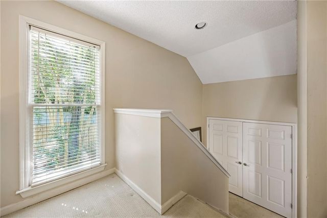 1048 Creatwood Circle SE, Smyrna, GA 30080