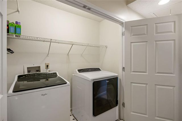 1048 Creatwood Circle SE, Smyrna, GA 30080
