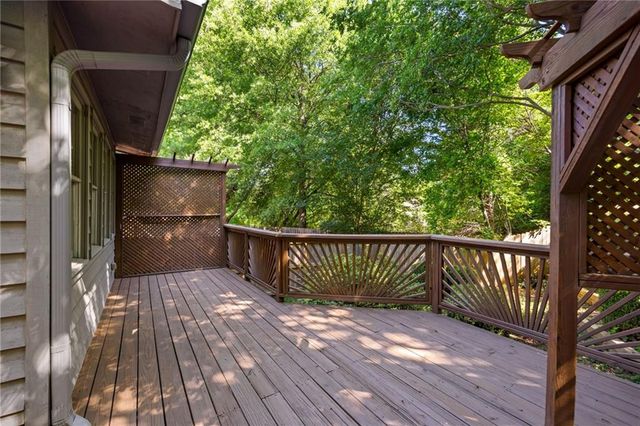 1048 Creatwood Circle SE, Smyrna, GA 30080