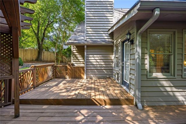 1048 Creatwood Circle SE, Smyrna, GA 30080