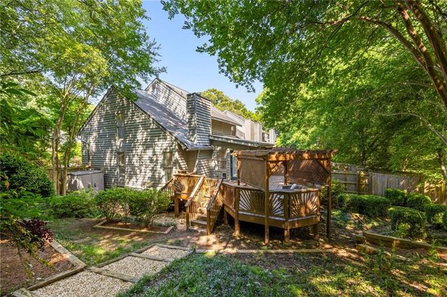 1048 Creatwood Circle SE, Smyrna, GA 30080