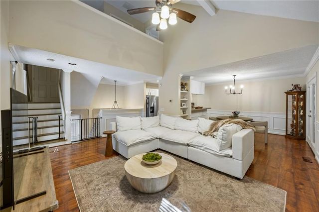 1048 Creatwood Circle SE, Smyrna, GA 30080