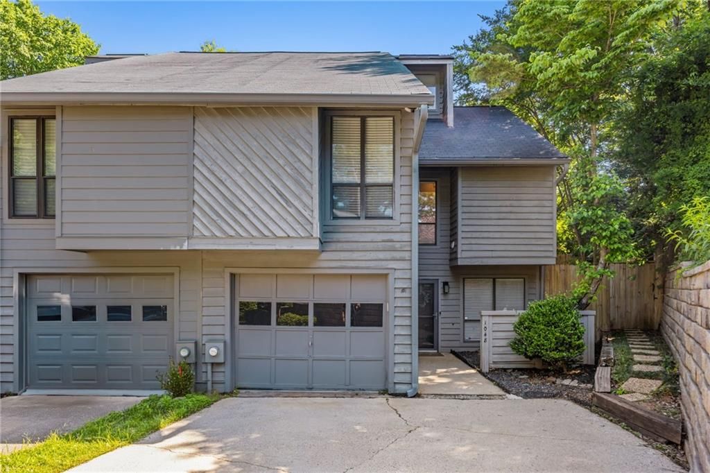 1048 Creatwood Circle SE, Smyrna, GA 30080