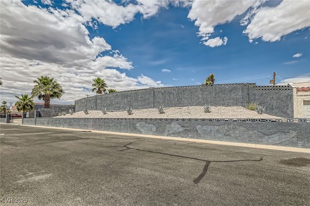 2520 Castlesands Way, Las Vegas, NV 89121