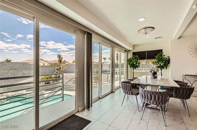 2520 Castlesands Way, Las Vegas, NV 89121