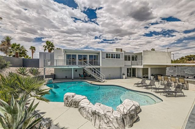 2520 Castlesands Way, Las Vegas, NV 89121