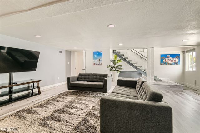 2520 Castlesands Way, Las Vegas, NV 89121