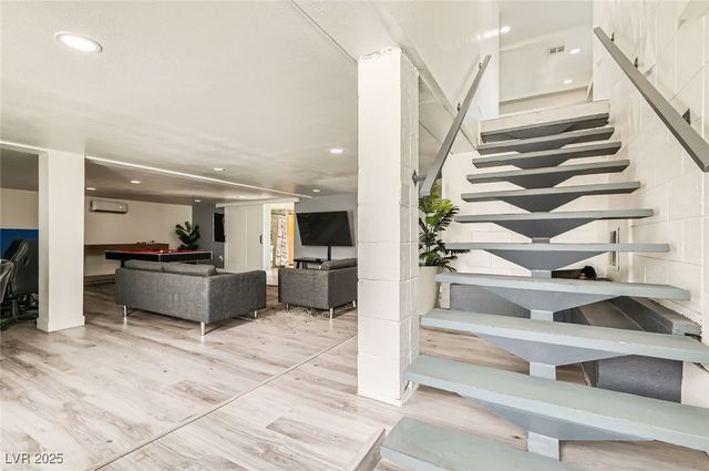 2520 Castlesands Way, Las Vegas, NV 89121