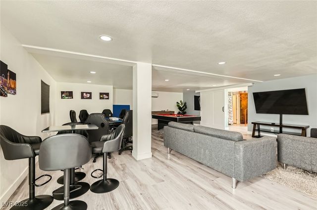 2520 Castlesands Way, Las Vegas, NV 89121