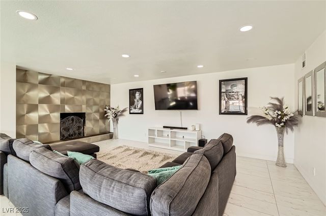 2520 Castlesands Way, Las Vegas, NV 89121