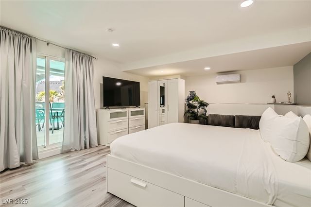 2520 Castlesands Way, Las Vegas, NV 89121