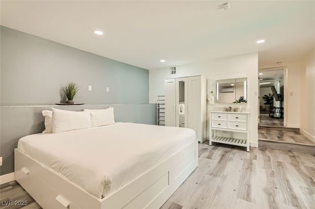 2520 Castlesands Way, Las Vegas, NV 89121