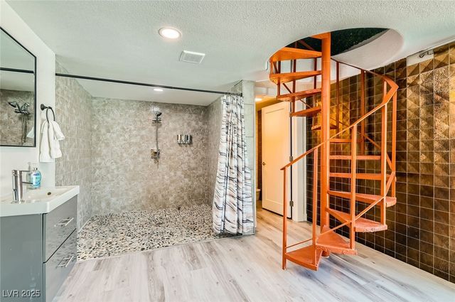 2520 Castlesands Way, Las Vegas, NV 89121