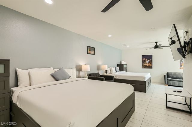 2520 Castlesands Way, Las Vegas, NV 89121