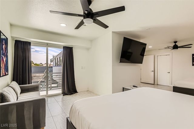 2520 Castlesands Way, Las Vegas, NV 89121