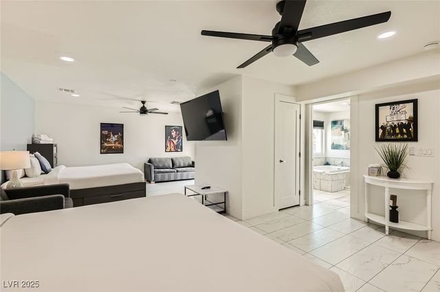 2520 Castlesands Way, Las Vegas, NV 89121