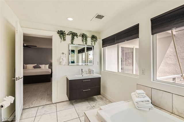 2520 Castlesands Way, Las Vegas, NV 89121