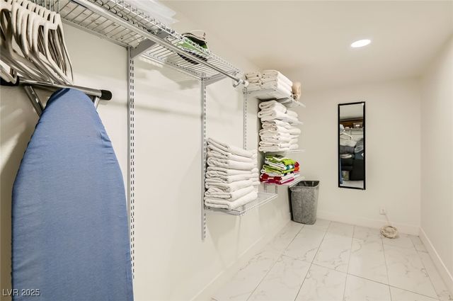 2520 Castlesands Way, Las Vegas, NV 89121