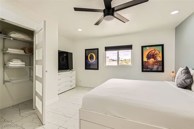 2520 Castlesands Way, Las Vegas, NV 89121