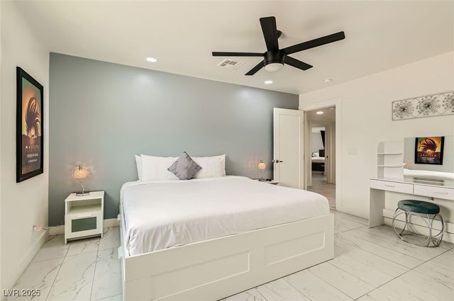 2520 Castlesands Way, Las Vegas, NV 89121