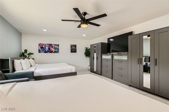 2520 Castlesands Way, Las Vegas, NV 89121